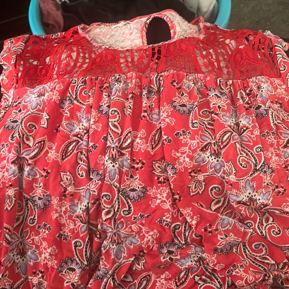 Cute flowy Maurice’s top